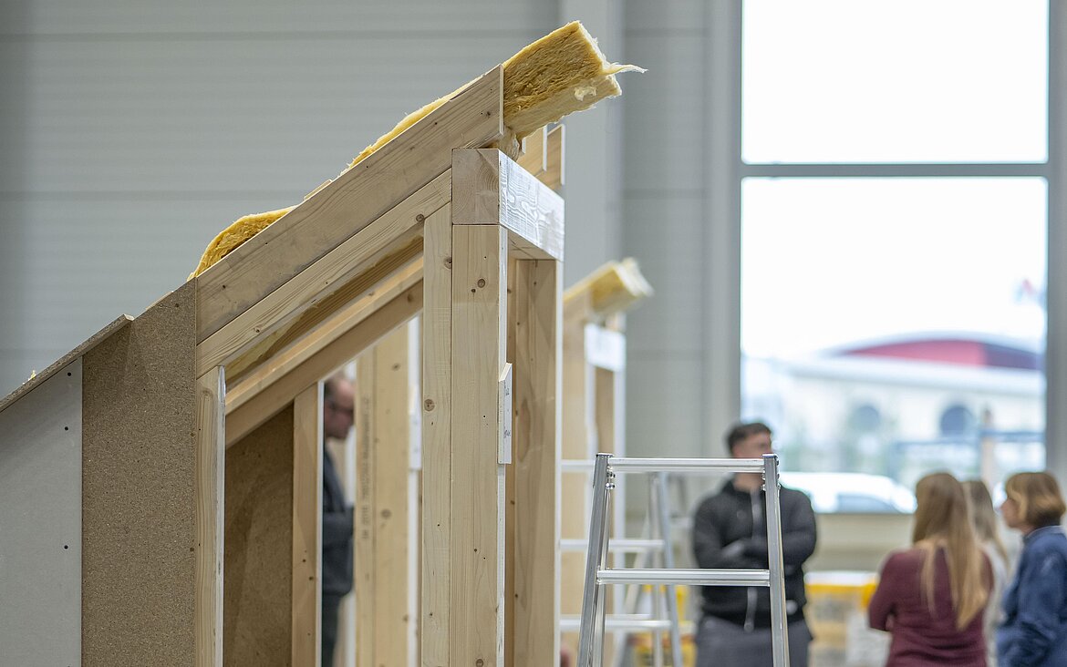 Übungselement aus Holz zum Innenausbau lernen 
